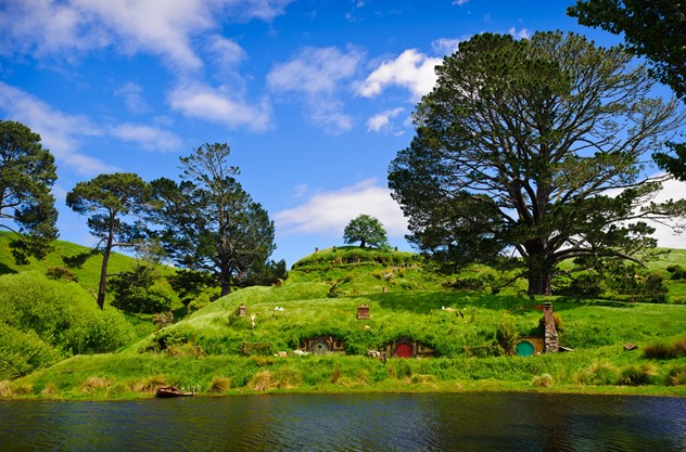 Auckland to Rotorua via Hobbiton Movie Set One-Way Private Tour - Hobbiton Movie Set: